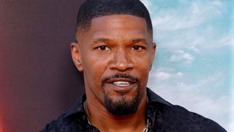 Jamie Foxx.  Martin Lawrence dice que el actor «está bien» después de complicaciones médicas