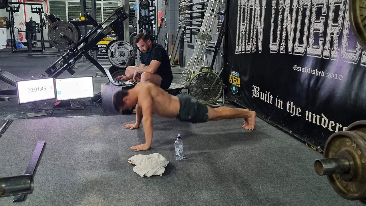 Australian man Lucas Helmke was required to maintain perfect form while completing the push ups in his local gym in Brisbane.