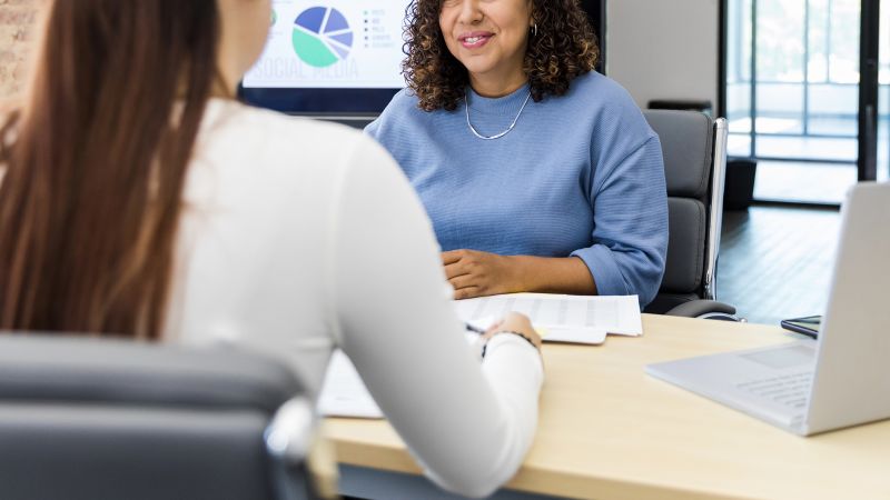 NextImg:Low employee engagement? Managers can help turn it around with this one habit | CNN Business