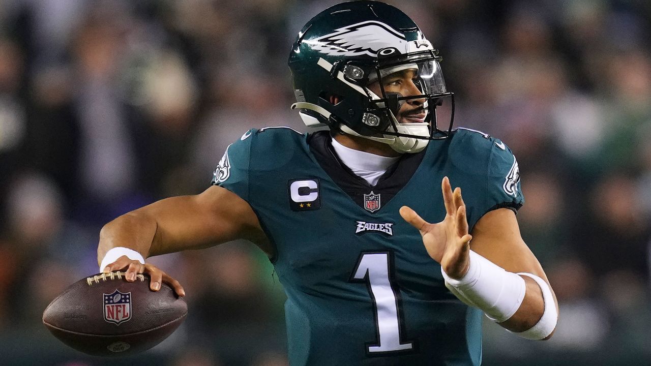 Jalen Hurts of the Philadelphia Eagles passes the ball during the NFC Divisional Playoff game against the New York Giants at Lincoln Financial Field on January 21, 2023 in Philadelphia, Pennsylvania.