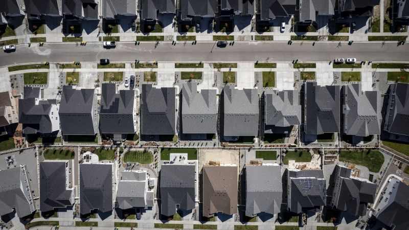 NextImg:Home sales fell in March, reversing gains | CNN Business