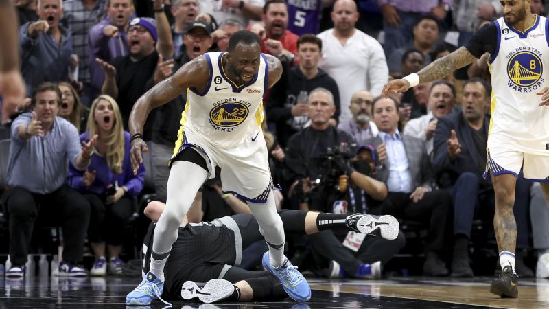 Draymond Green ejected for stamp on chest of Domantas Sabonis in Game 2 Warriors loss against Sacramento Kings | CNN