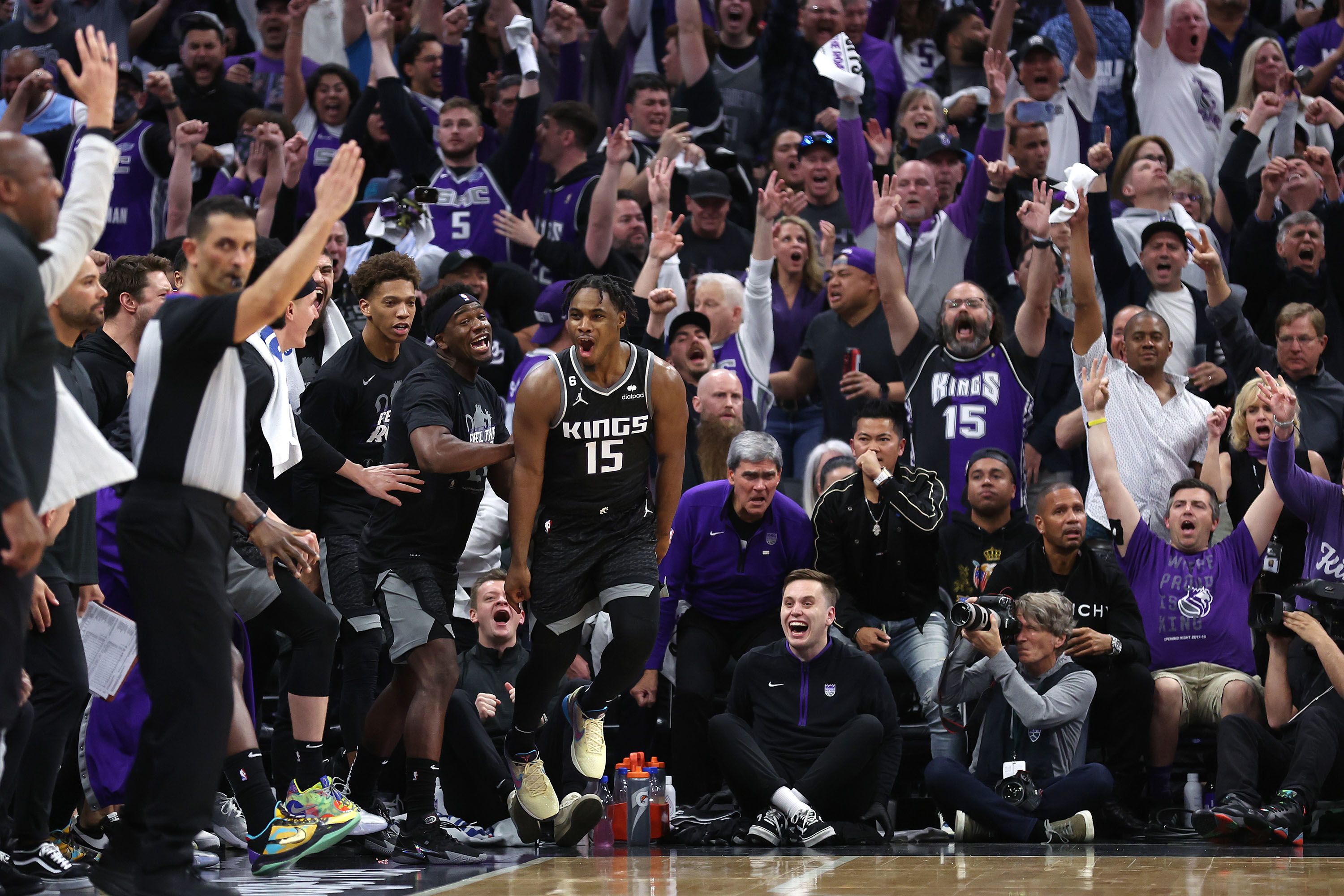 Draymond Green ejected after stomping on Domantas Sabonis' chest; Kings go  up 2-0 on Warriors