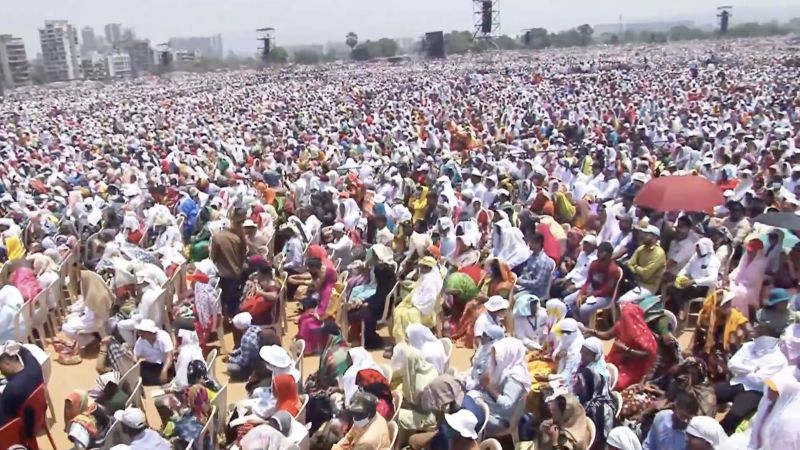 NextImg:13 people die of heatstroke in India after attending government award ceremony | CNN