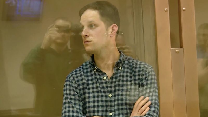 Video: WSJ journalist Evan Gershkovich appears in Moscow court | CNN