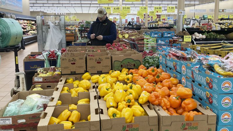 NextImg:Jobs are strong, inflation is cooling — yet recession worries remain | CNN Business
