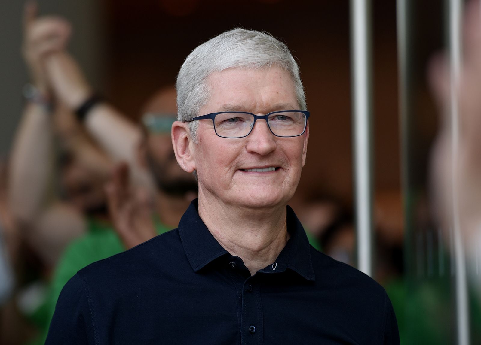 Tim Cook opens first Apple store in India - KTVZ