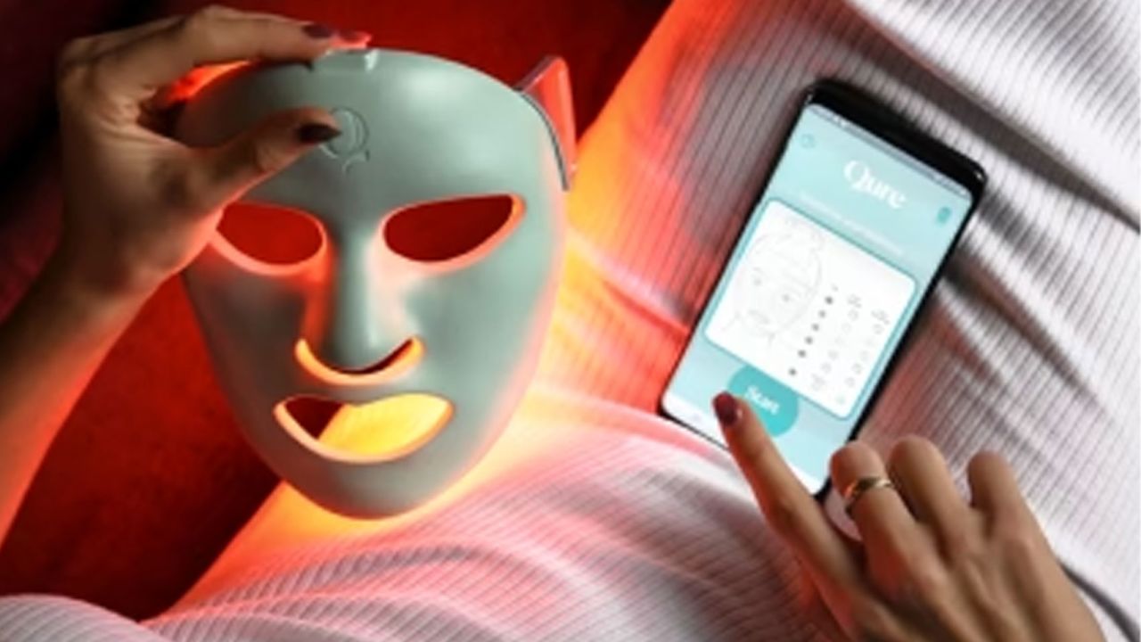 qure-light-therapy-mask