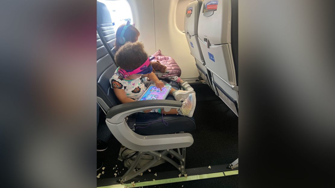 Toronto Blue Jays player Anthony Bass posted a photo of his daughters on Twitter about his wife's experience on United Airlines. 