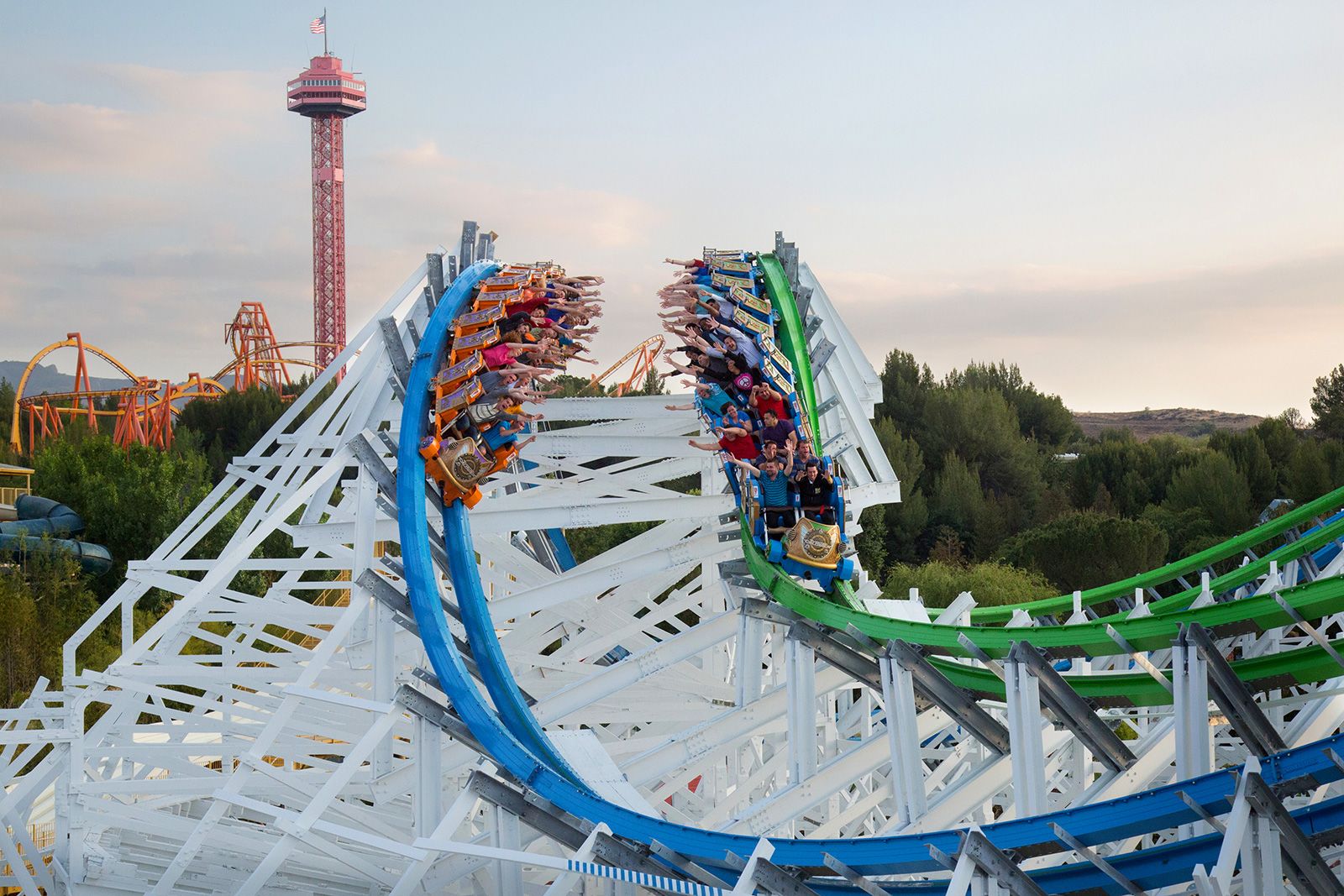 WONDER WOMAN™ Flight of Courage - Six Flags Magic Mountain