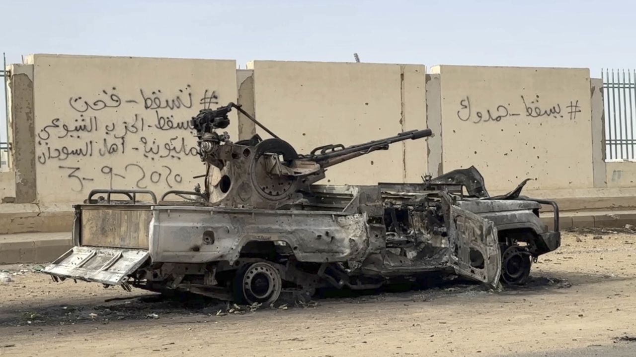 A Rapid Support Forces (RSF) vehicle damaged in clashes with the Sudanese Armed Forces.