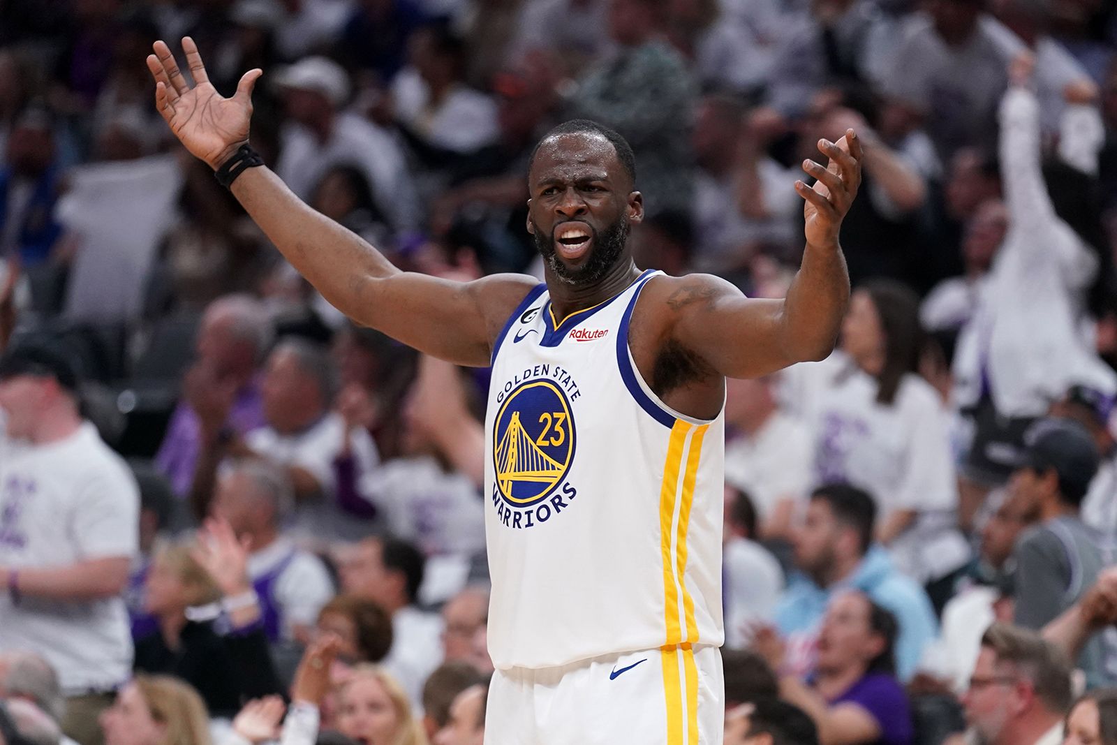 Draymond Green Froze during postgame interview game 2 nba playoffs
