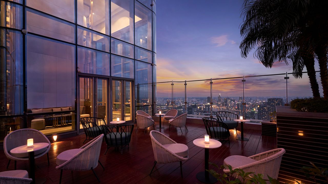 Vinpearl Landmark 81 is located on the west bank of the Saigon River. 