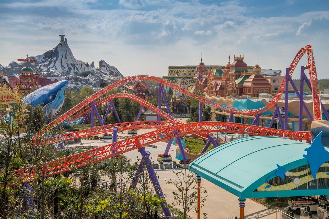 DREAM JOB: Theme Park Tester shares top five insider tips. - Ocean Holidays