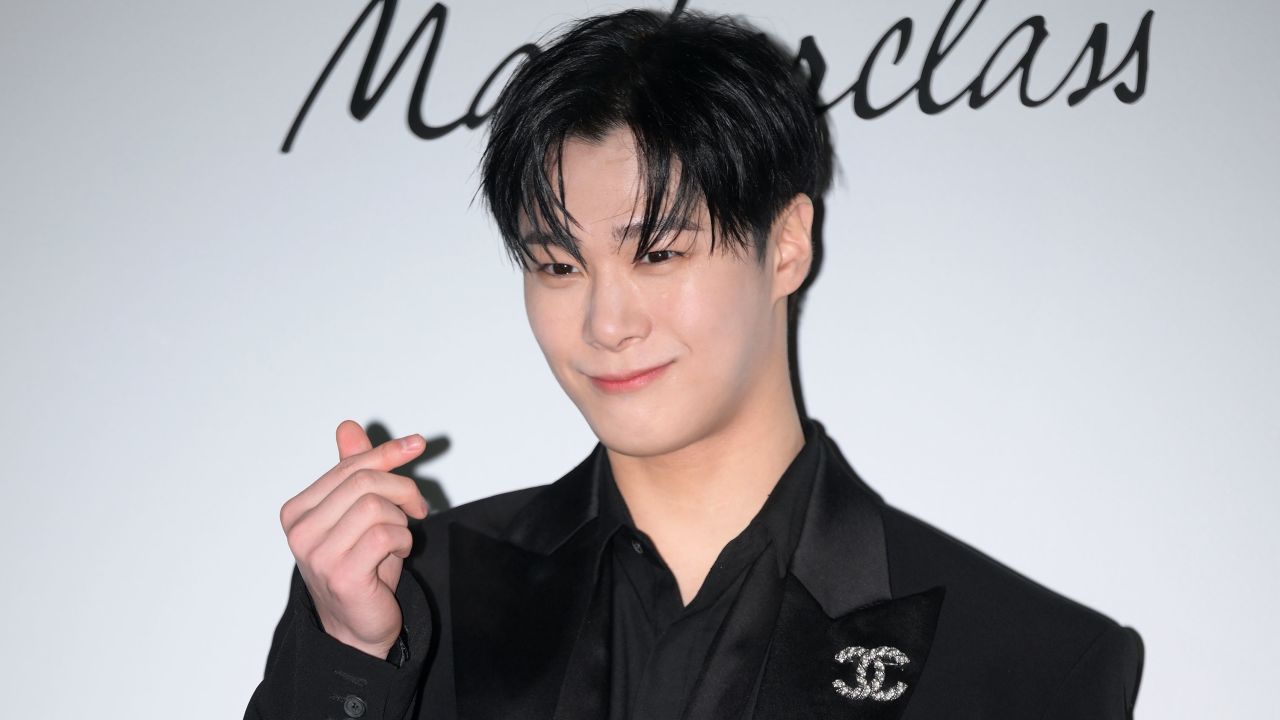 SEOUL, SOUTH KOREA - JANUARY 26: South Korean singer MoonBin of ASTRO attends the photocall for the CHANEL Parfumeur Masterclass at Bukchon Hwigyumjae on January 26, 2023 in Seoul, South Korea. (Photo by The Chosunilbo JNS/Imazins via Getty Images)