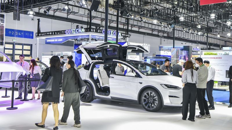 NextImg:Chinese electric car makers suffer as Elon Musk doubles down on Tesla price war | CNN Business