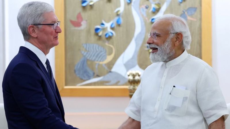 NextImg:Apple commits to investing across India as Tim Cook opens second store | CNN Business