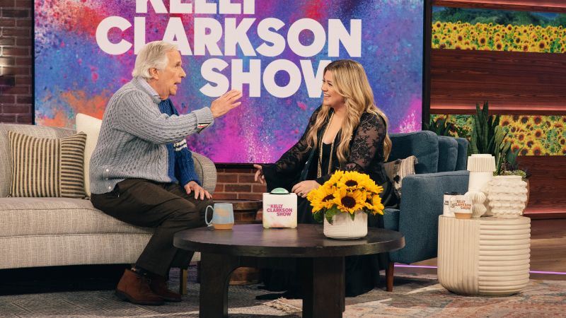 NextImg:Kelly Clarkson moved to tears by Henry Winkler's sweet insight for her daughter | CNN