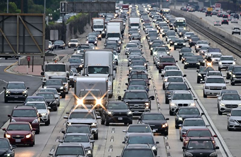 Roadway Deaths Level Off After Pandemic Spike But Remain High CNN   230420153627 Cars Rush Hour La 042023 