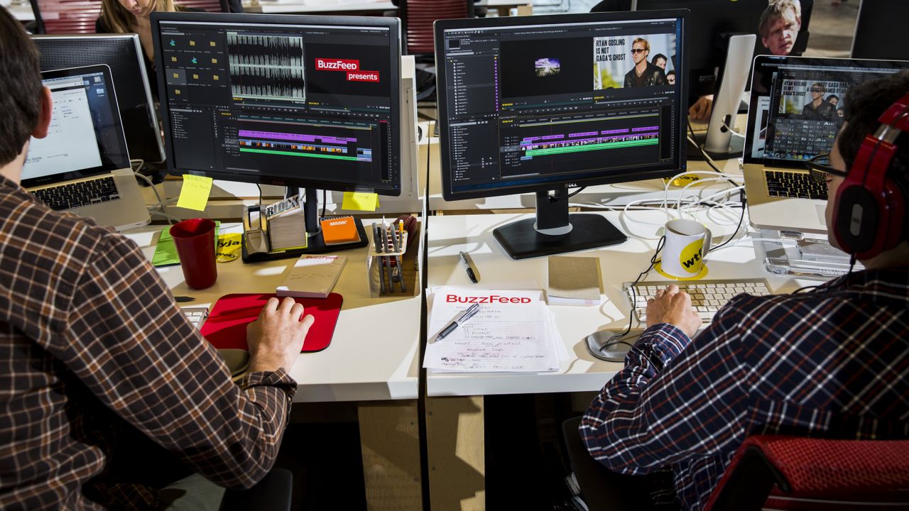 Video editing inside the newsroom of the Los Angeles headquarters of the website Buzzfeed.com, in October 2013. 