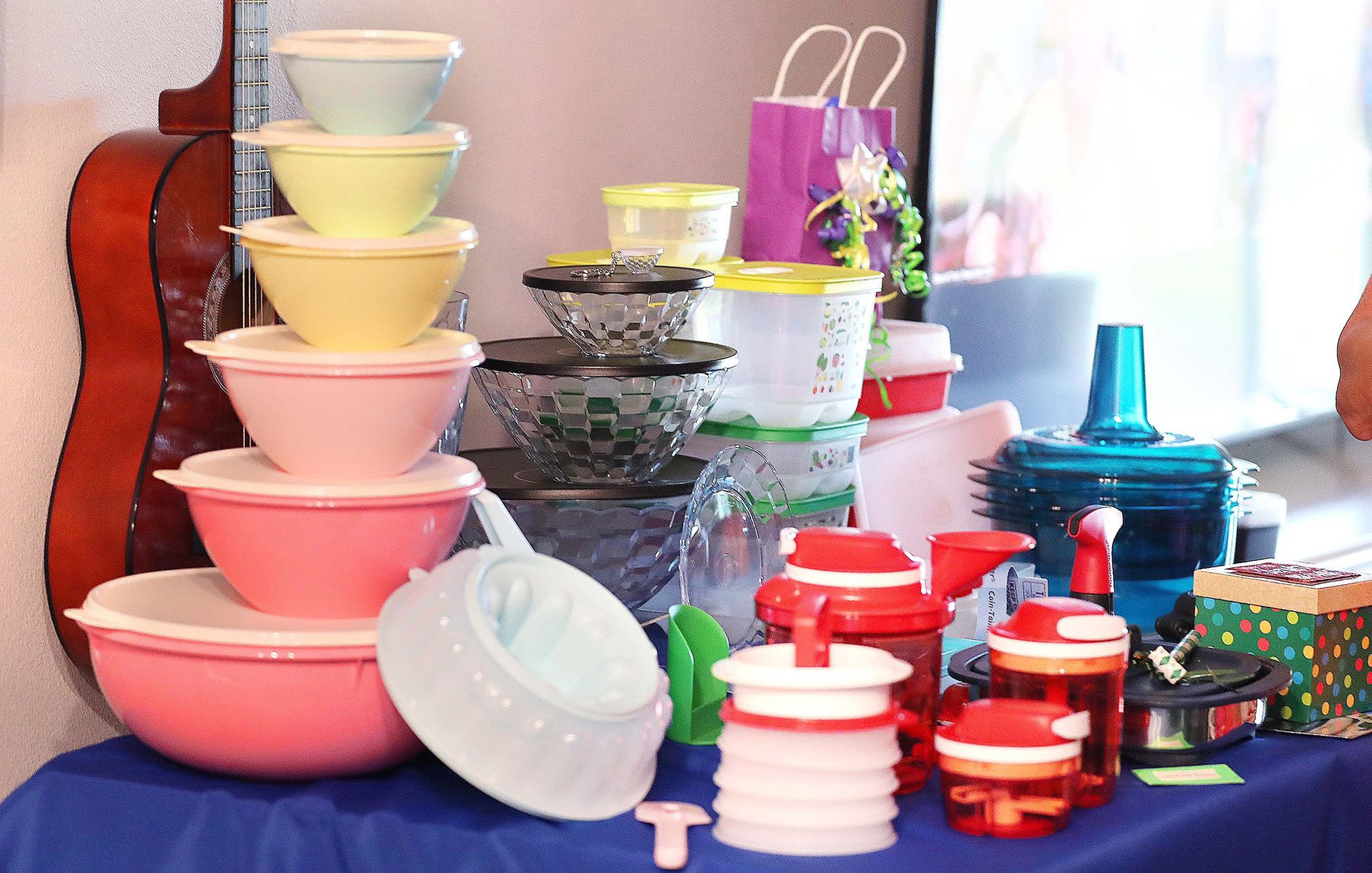 Tupperware Plunges as Consumer Challenges Linger - WSJ