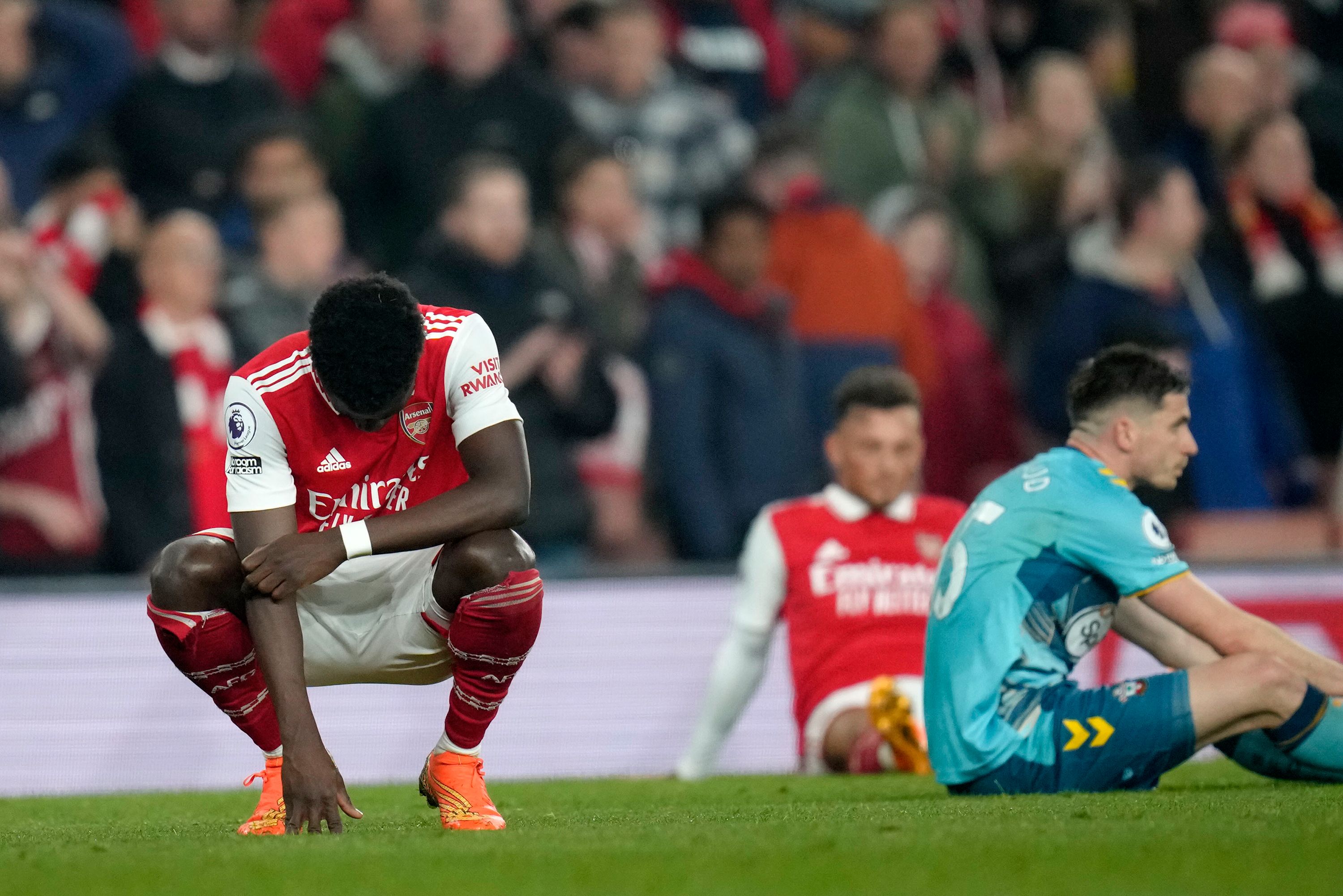 Bukayo Saka: Arsenal forward suffers injury ahead of Man City game