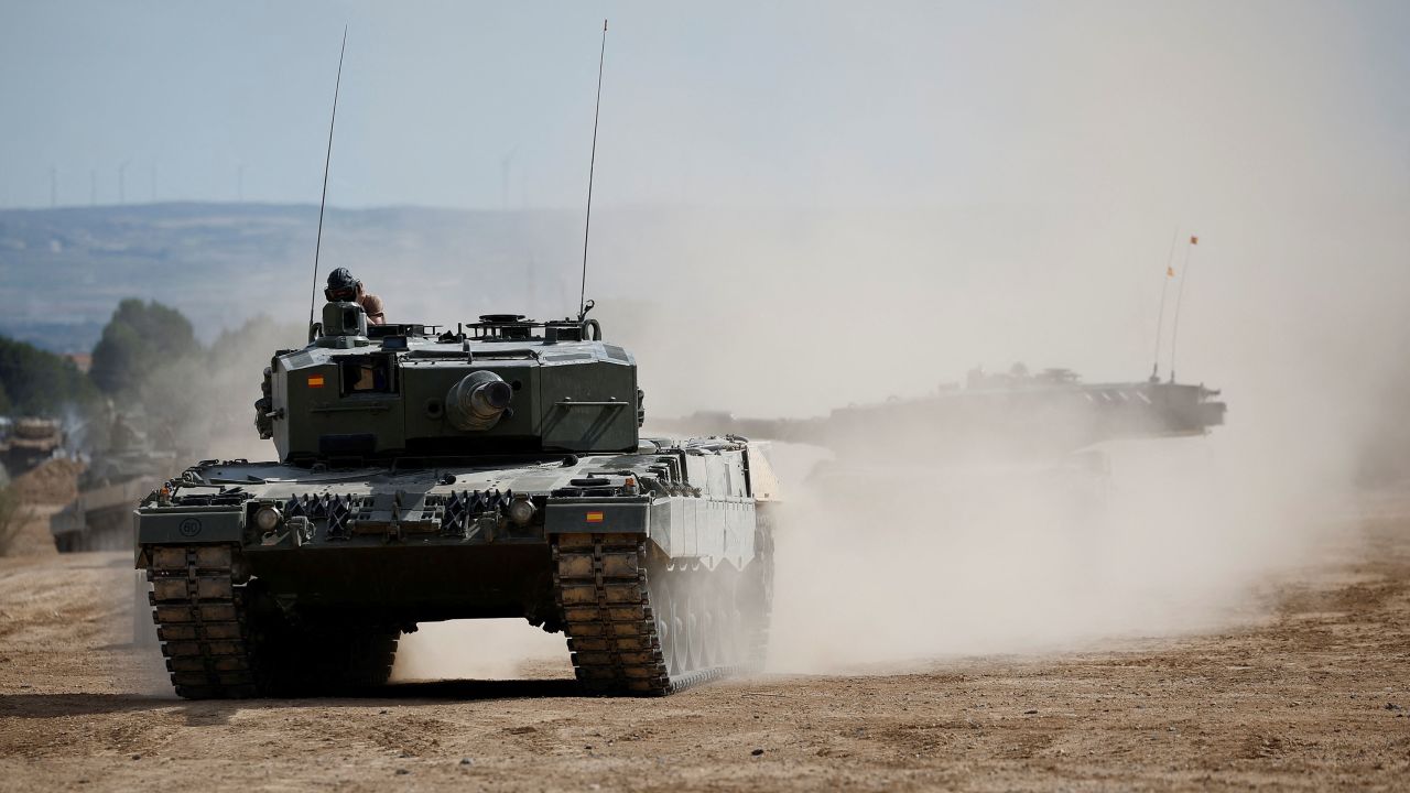 Members of the Spanish Armed Forces train Ukrainian military personnel in the operation and maintenance of Leopard battle tanks, at San Gregorio Training Center in Zaragoza, Spain, on March 13, 2023. 