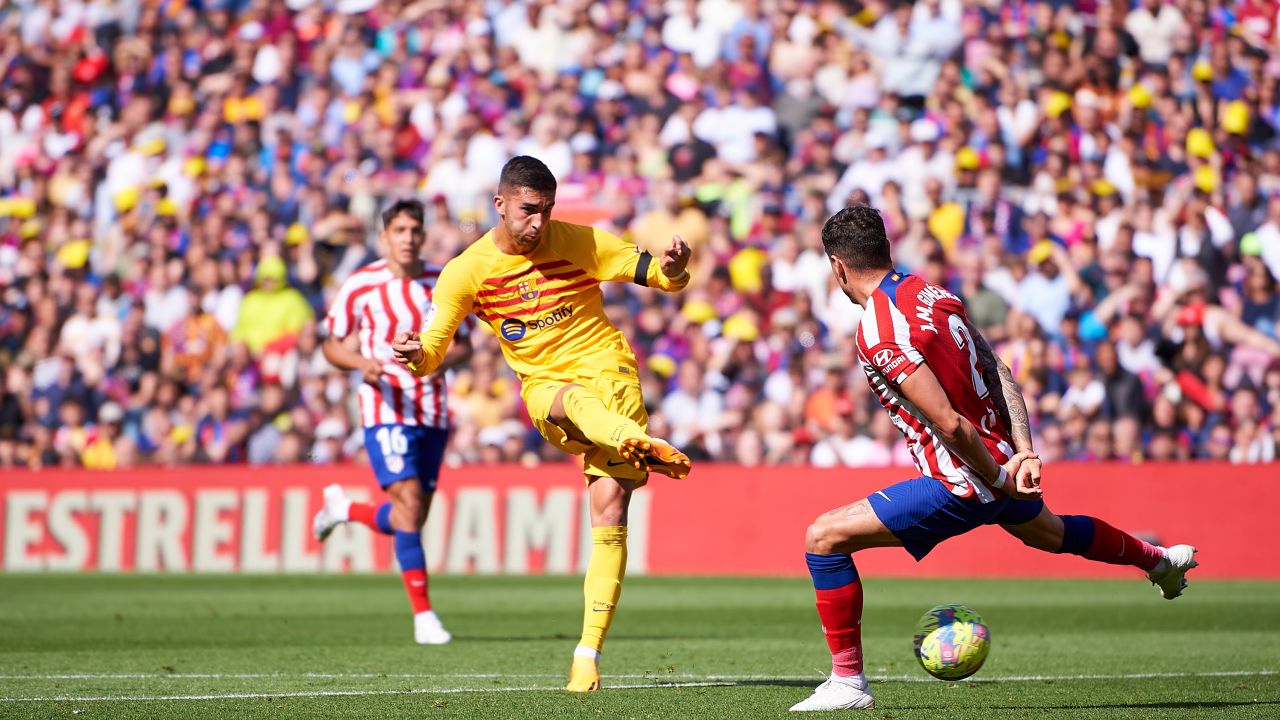 Barcelona scrapes by Atlético Madrid 1-0 to remain in firm of La Liga race | CNN