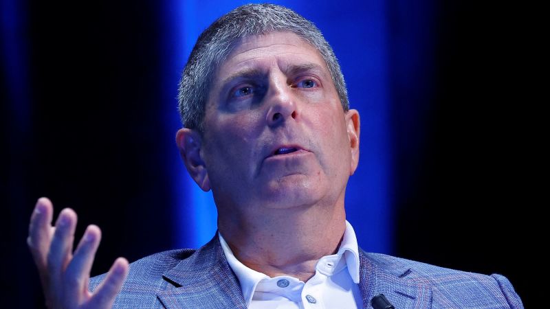 NextImg:NBCUniversal CEO Jeff Shell was ousted after a CNBC anchor filed a sexual harassment complaint against him, sources say | CNN Business