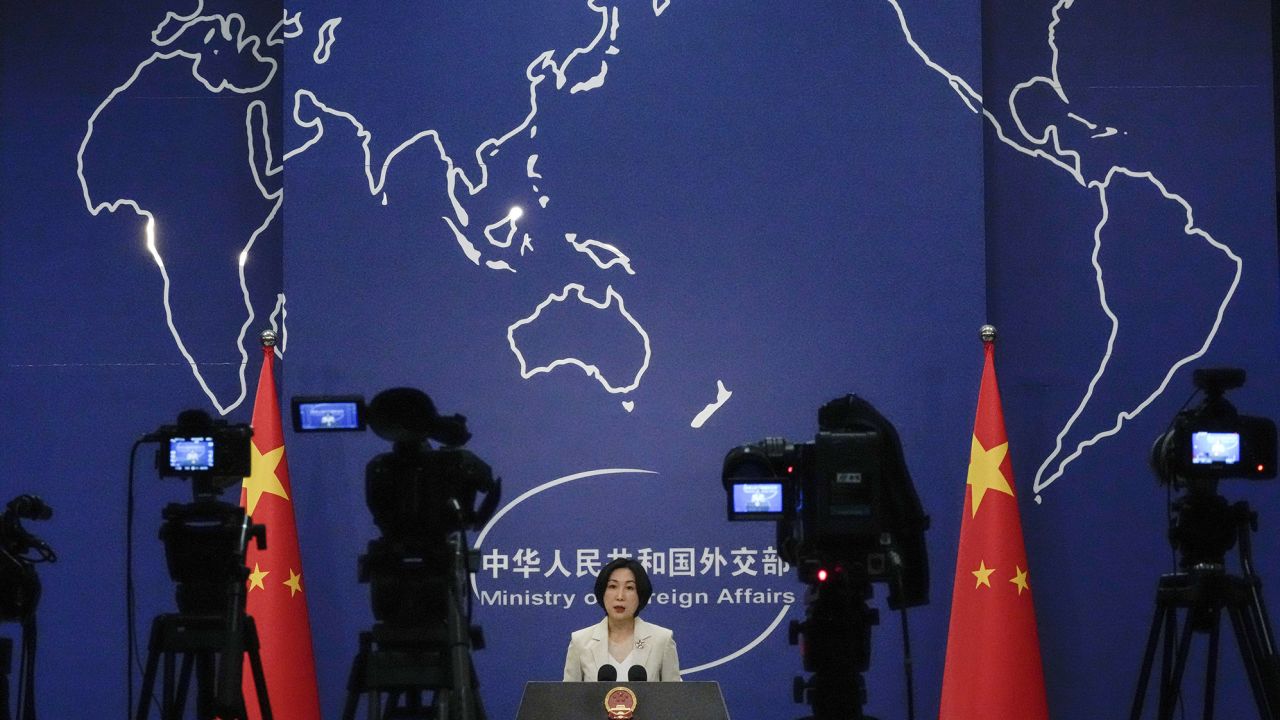 المتحدث باسم وزارة الخارجية الصينية ماو نينغ ، في الصورة في 24 أبريل 2023.