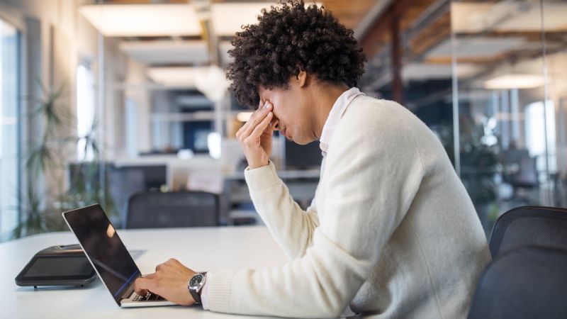NextImg:Lack of sick days, inflexible schedule among tough job conditions that can seriously affect mental health, report shows | CNN