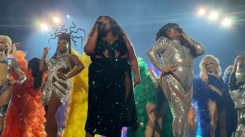 Watch Lizzo perform with drag queens at her concert to protest Tennessee law | CNN