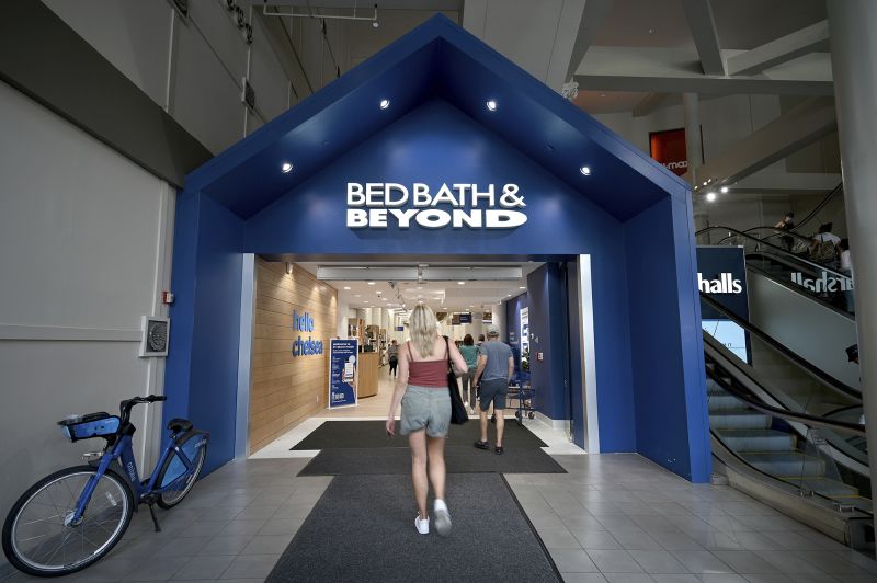 Bed Bath Beyond Toys R Us and RadioShack all shut down for the same reason CNN Business