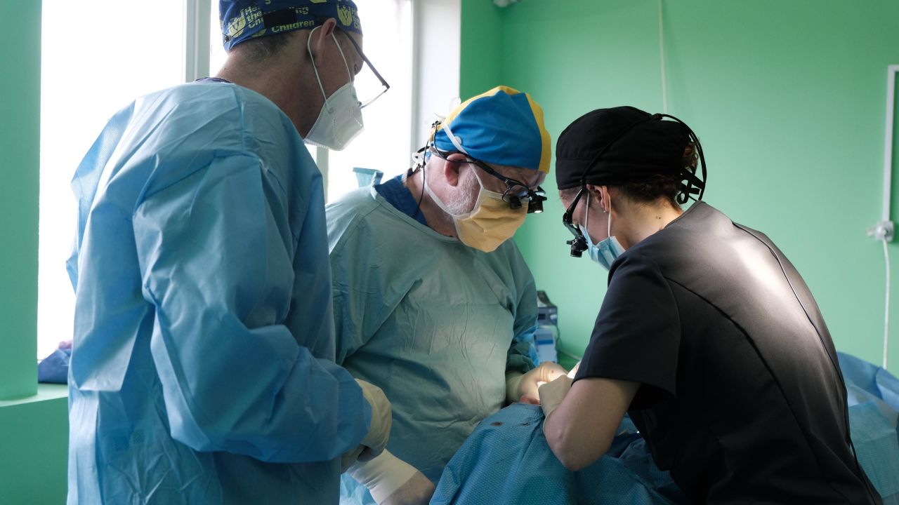 Amanpour Ukraine Doctors