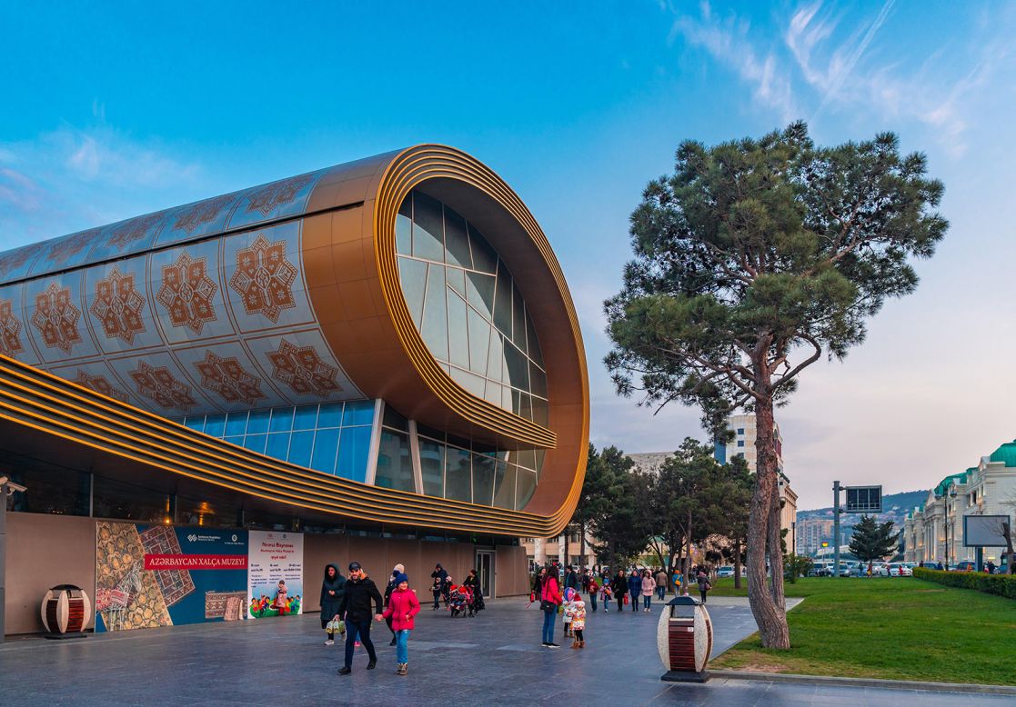 The Azerbaijan National Carpet Museum was designed by <a href="http://www.azcarpetmuseum.az/en/museum-history" target="_blank" target="_blank">Austrian architect Franz Janz</a> and is shaped like a rolled carpet.