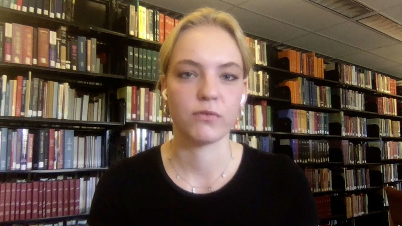 Daria Navalnaya says her father's food is being limited illegally.