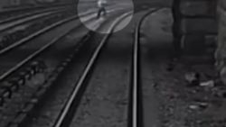 toddler runs on tracks thumb vpx