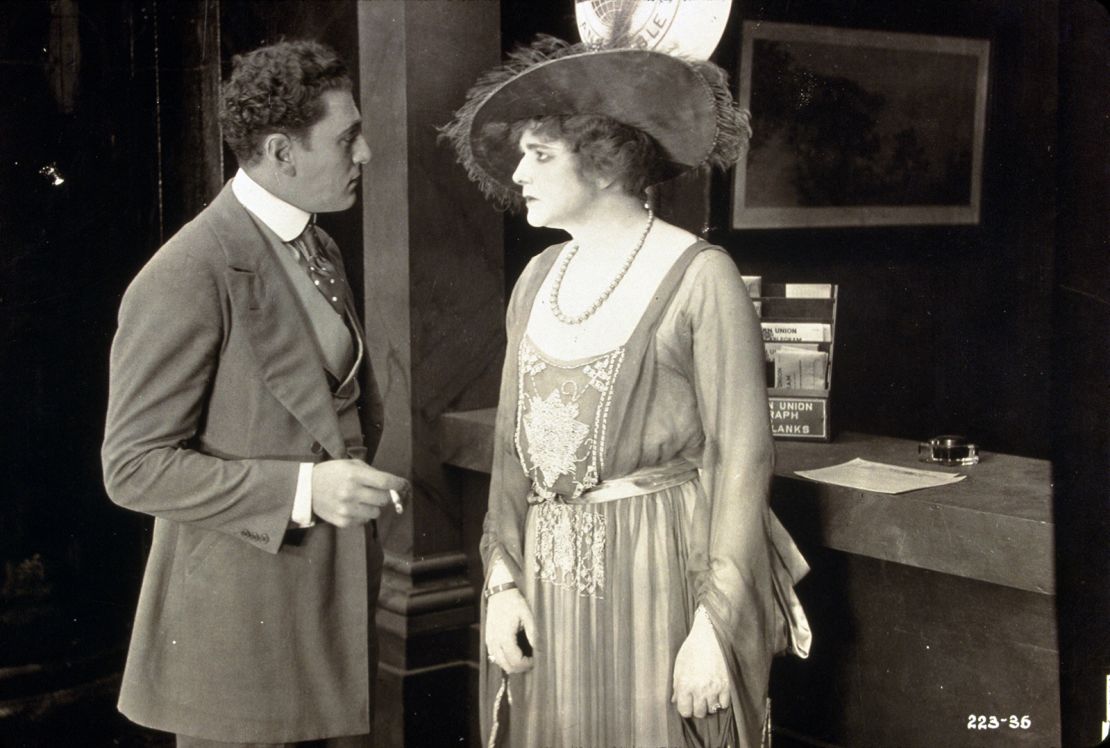 Julian Eltinge (right) performing in drag in 1917. 