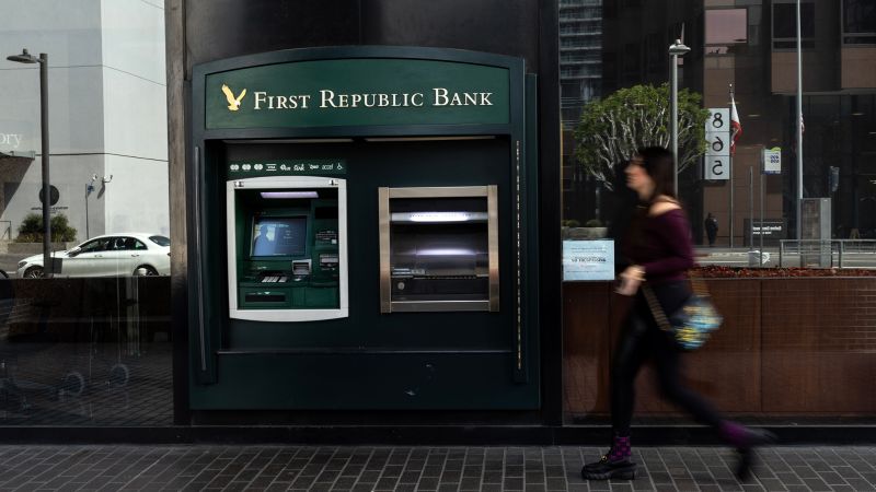 NextImg:JPMorgan Chase to buy most First Republic assets after bank becomes third in US to fail since March | CNN Business