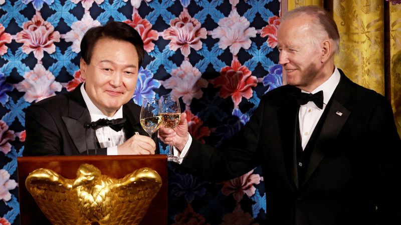 NextImg:Bidens host glamorous state dinner to cap off visit from South Korean president | CNN Politics
