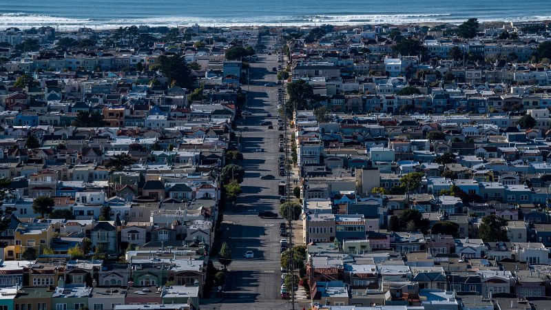 NextImg:Mortgage rates tick up for the second week in a row | CNN Business