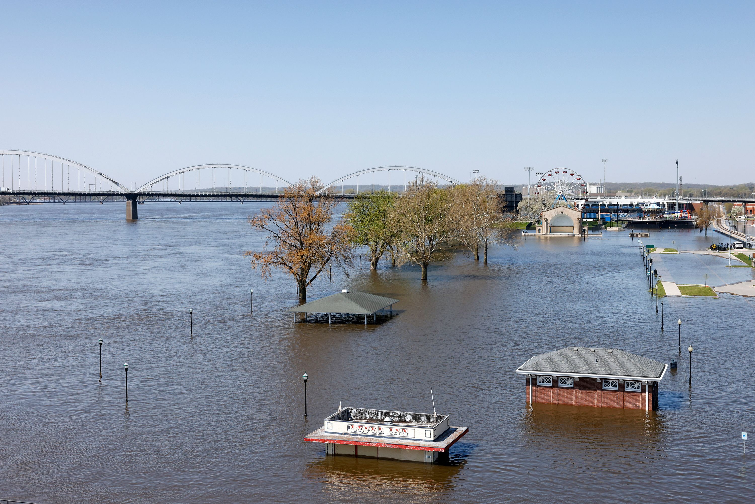 Minnesota braces for flooding on Mississippi, other rivers