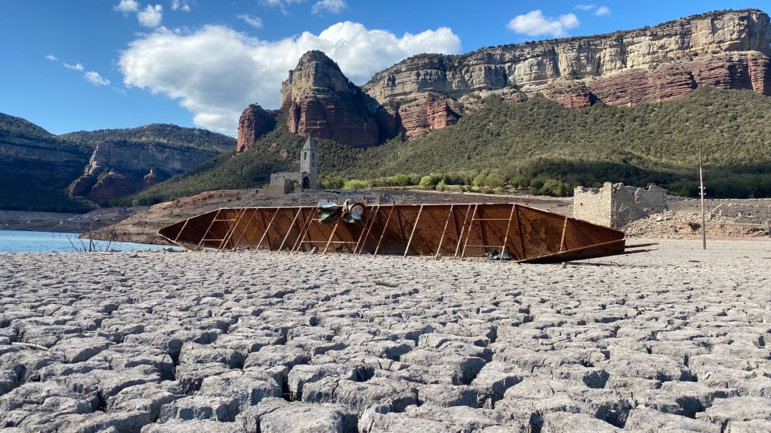 The Sau Reservoir in Spain dropped to 7% of its capacity in April.