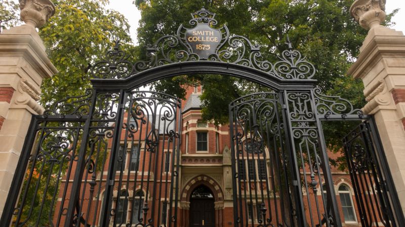 NextImg:Trans and nonbinary students have long had a place at women's colleges. Here's what they want you to know | CNN
