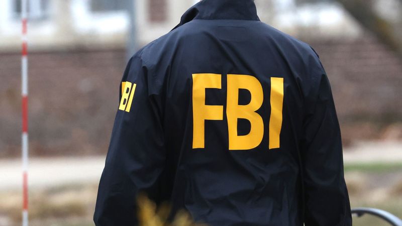 Мъж от Юта, обвинен в заплаха за Байдън, е убит при опит за арест от ФБР