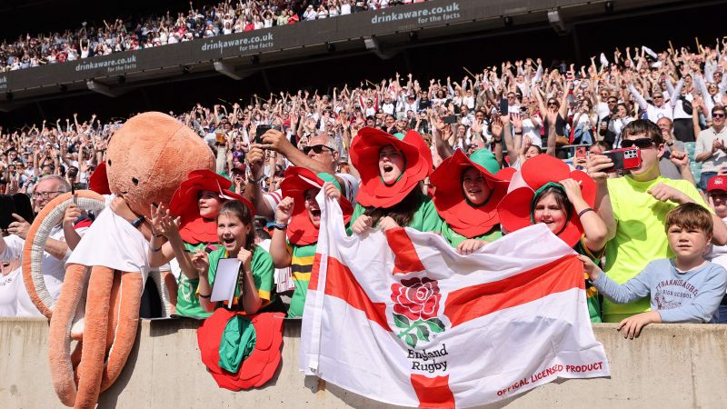 NextImg:World record crowd watches England complete Grand Slam against France in Women's Six Nations | CNN