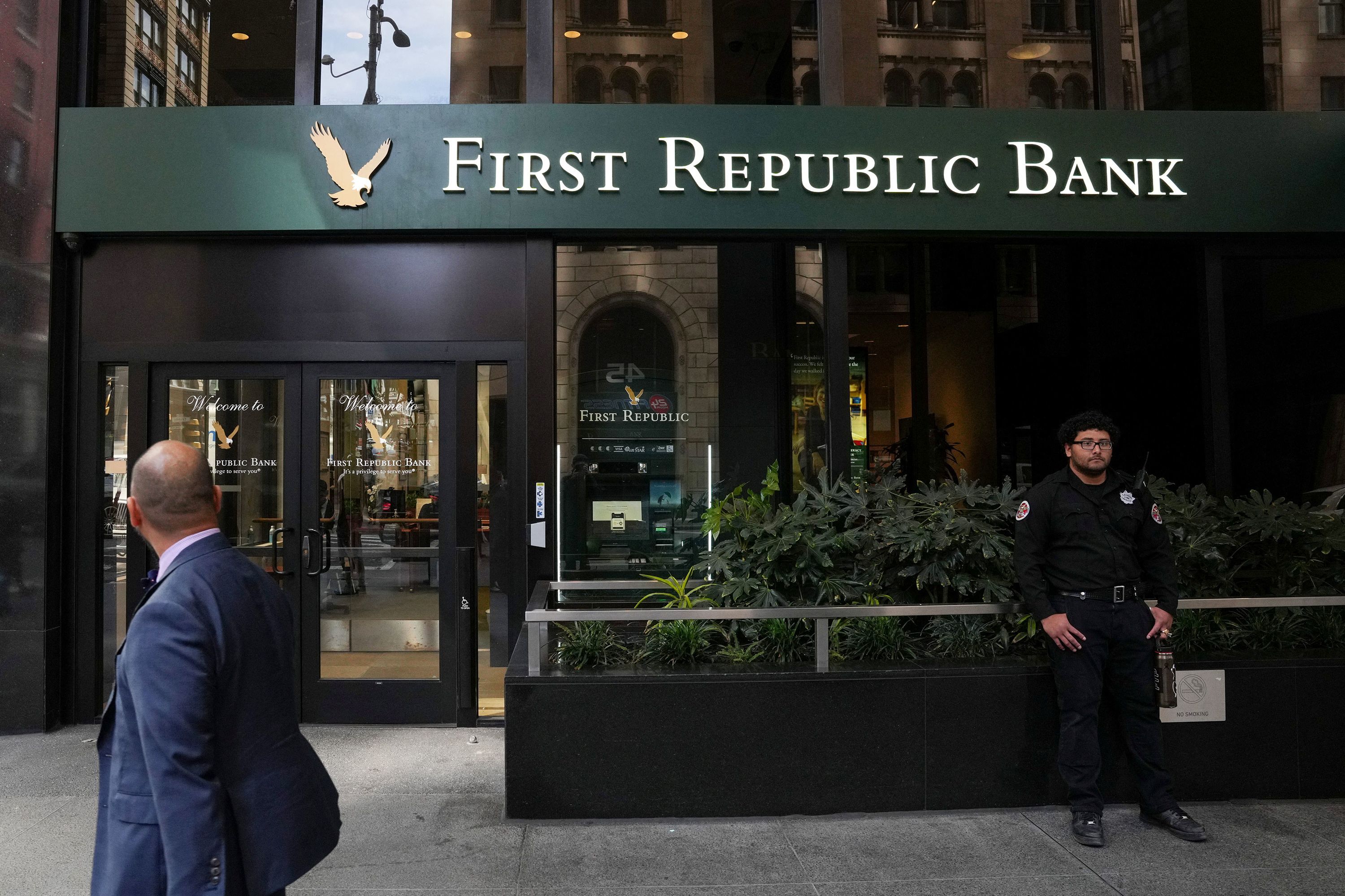 Big banks are bidding for troubled First Republic as FDIC deadline looms | CNN Business