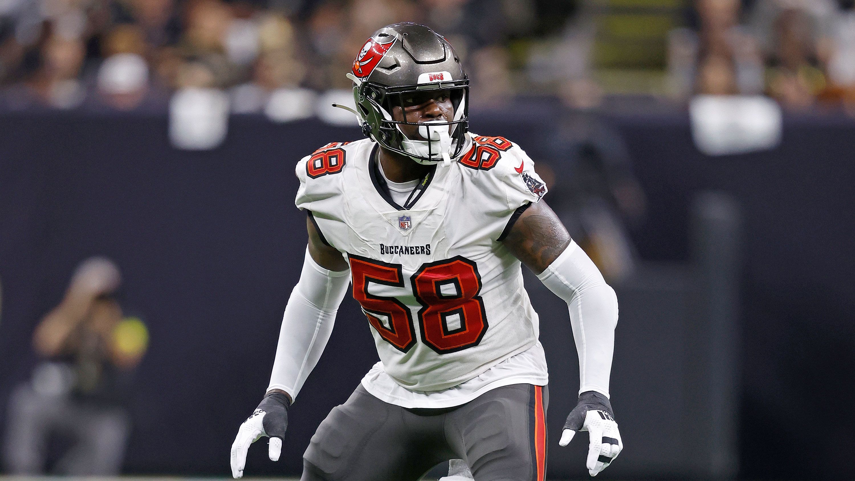 NFL World Praying For Bucs Star Shaq Barrett On Thursday, The Spun