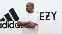 ХОЛИВУД, Калифорния - 28 ЮНИ: Кание Уест в Milk Studios на 28 юни 2016 г. в Холивуд, Калифорния. adidas и Kanye West обявяват бъдещето на своето партньорство: adidas + KANYE WEST