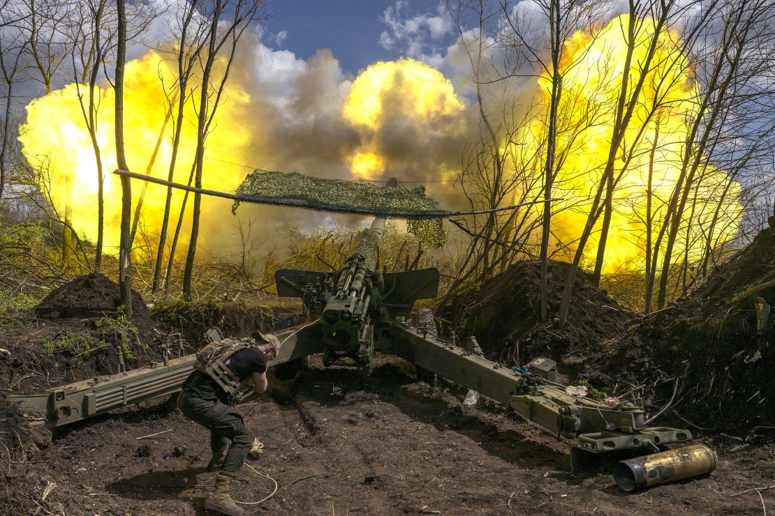 Ukrainian soldiers fire artillery on the Donetsk front line on April 24, 2023.